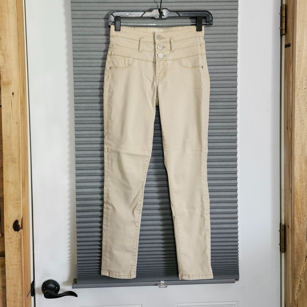 No Boundaries womans junior khaki pants  size junior 3